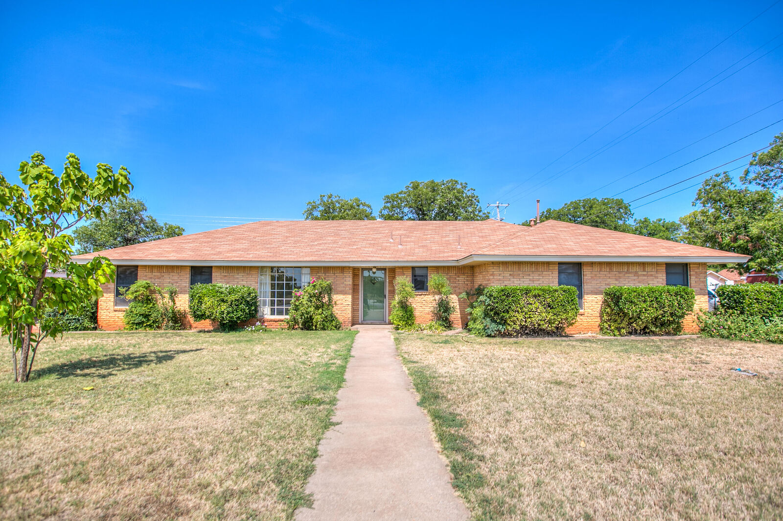 Property Photo:  702 S State Street  TX 76933 