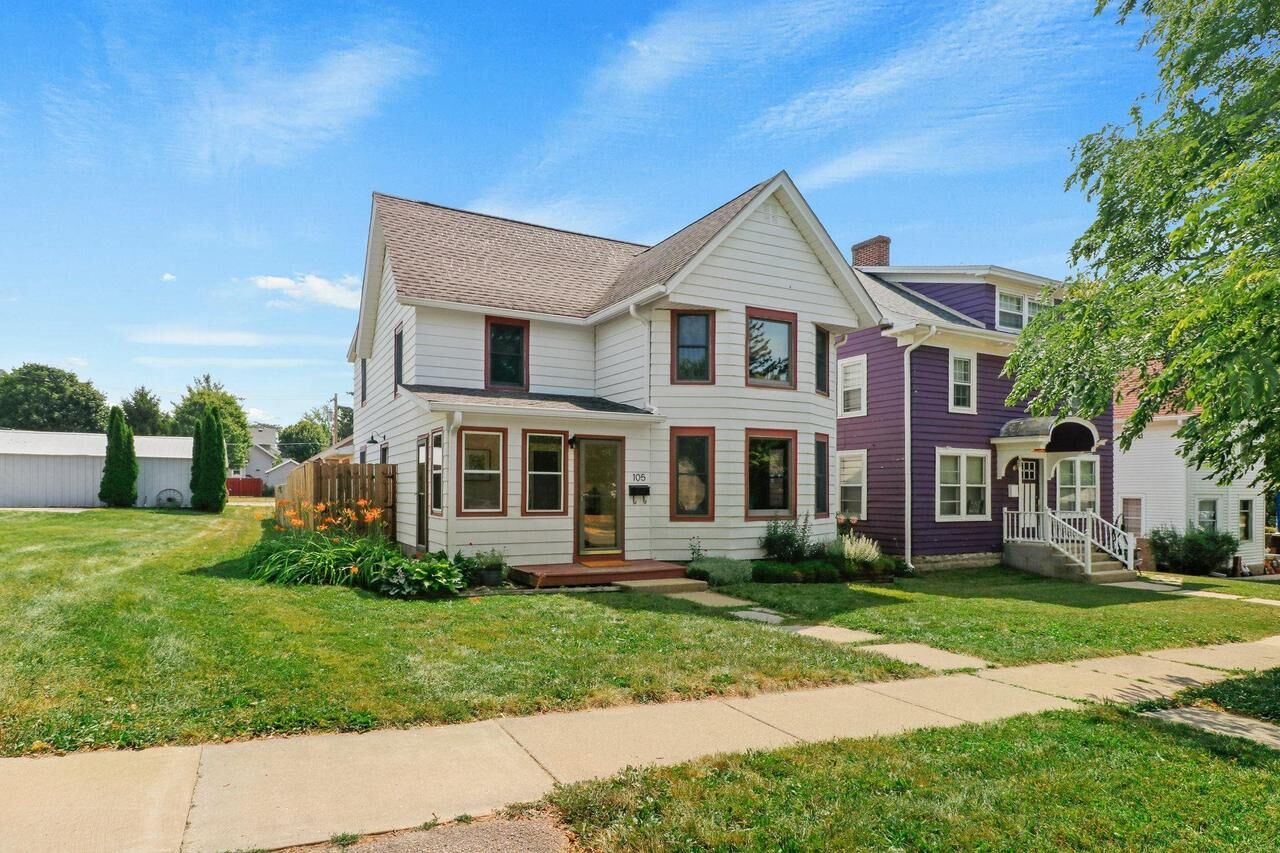 Property Photo:  105 S 4th Street  WI 53572 