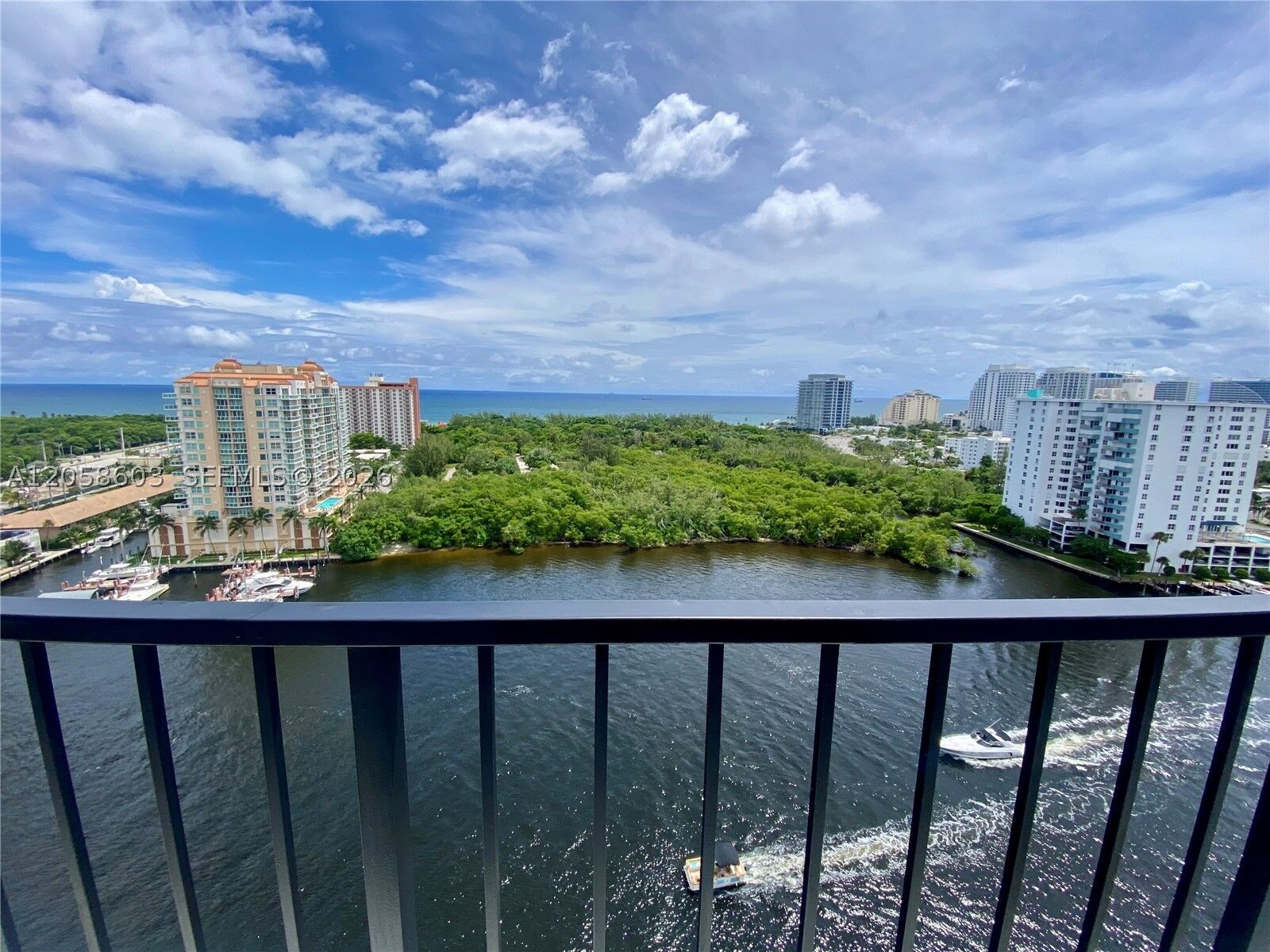 Property Photo: 936 Intracoastal Drive 19H FL 33304