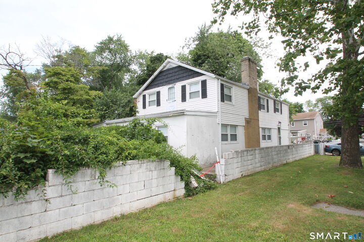 Property Photo: 140 Yarwood Street CT 06615