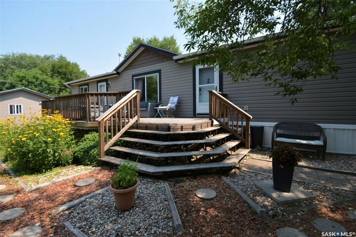 Property Photo: 520 Assiniboia Avenue SK S0G 4P0