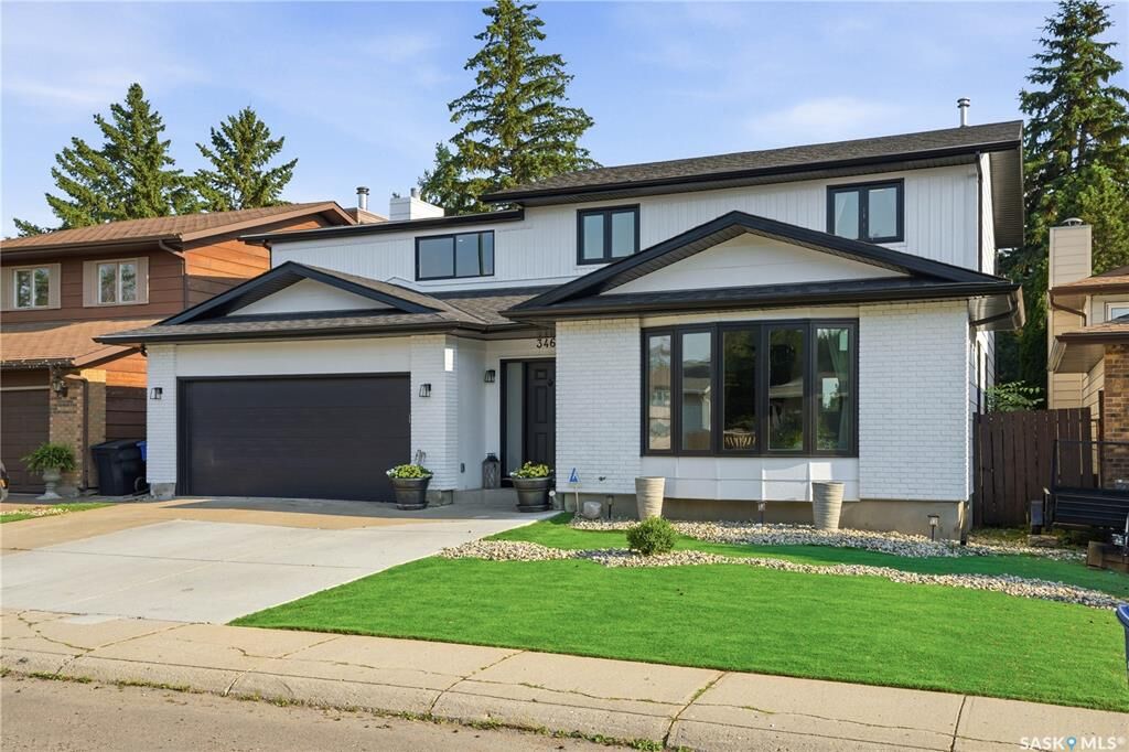 Property Photo:  346 Wakaw Crescent  SK S7J 4E2 