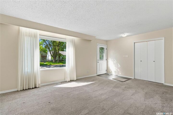 Property Photo: 725 7th Street E SK S7H 0Y1
