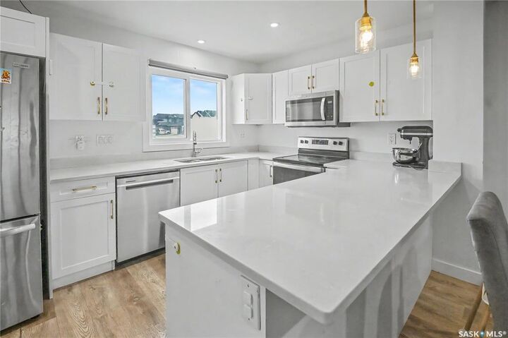 106 Westfield Road — photo 1