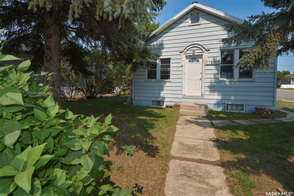 Property Photo: 510 Assiniboia Avenue SK S0G 4P0