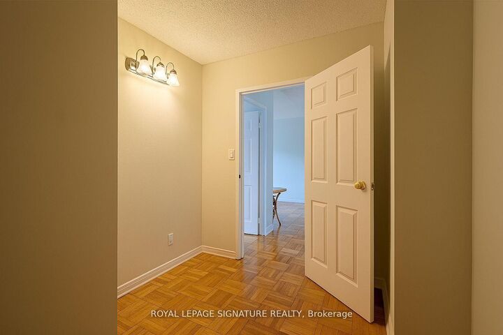 Property Photo:  990 Avenue Road 107  ON M5P 2K8 