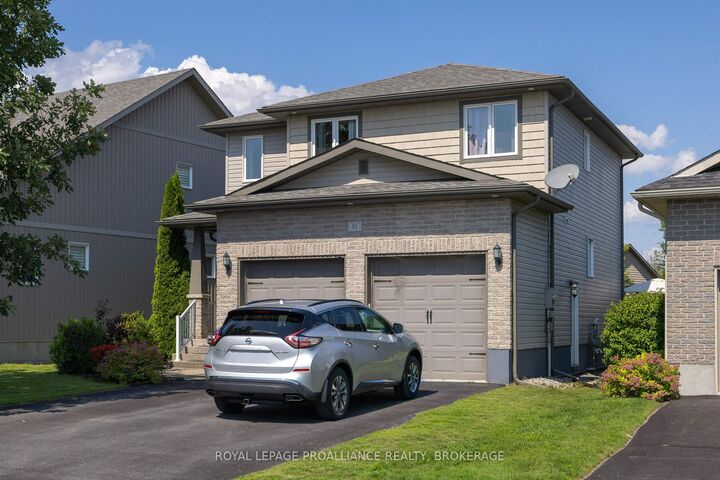 Property Photo:  92 Windermere Boulevard  ON K0H 1G0 