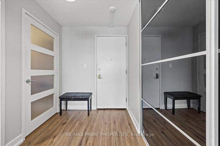 Property Photo: 505 St Laurent Boulevard 804 ON K1K 3X4
