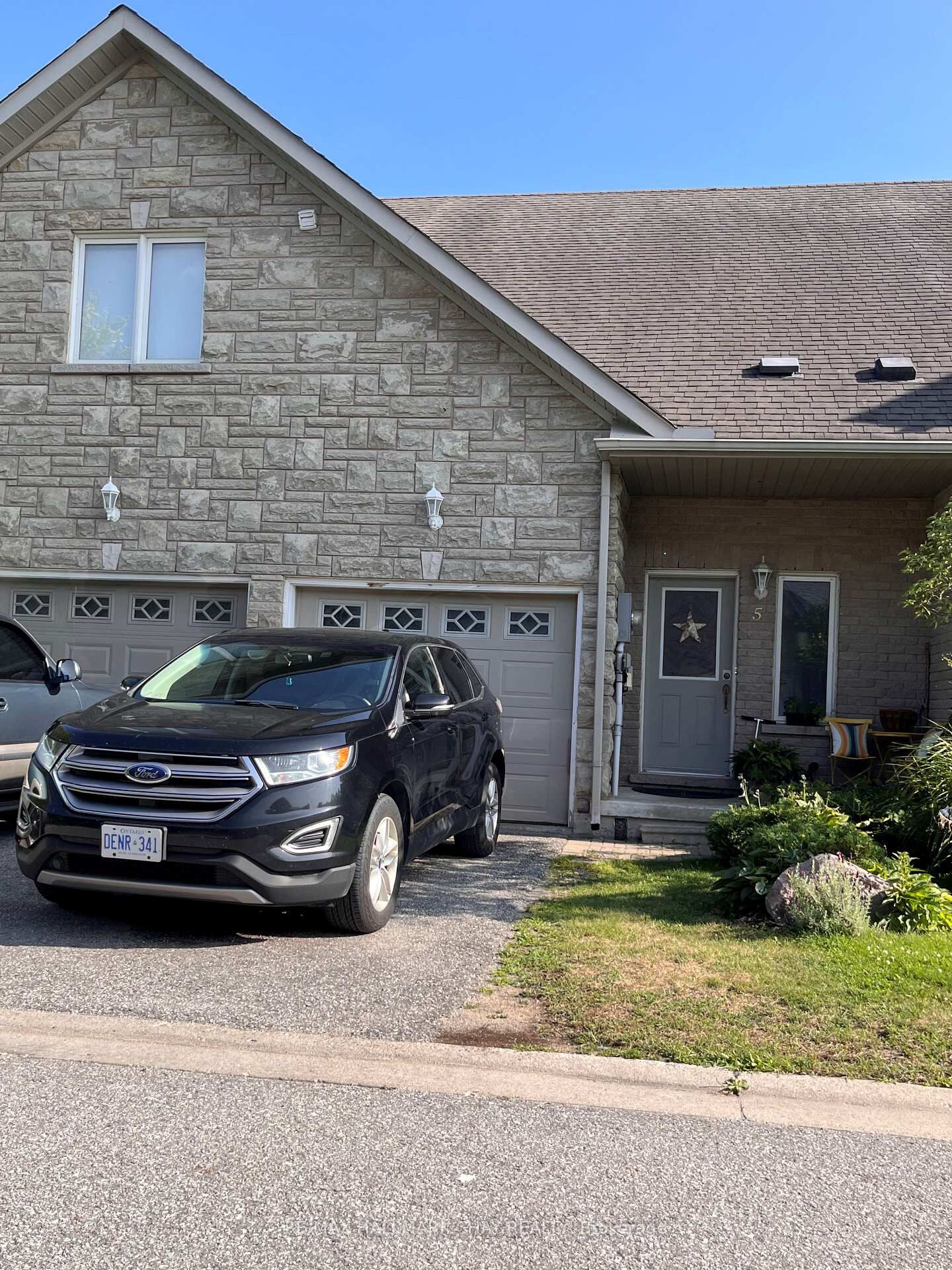 Photo de la propriété: 125 Huronia Road 5 ON L4N 4G1
