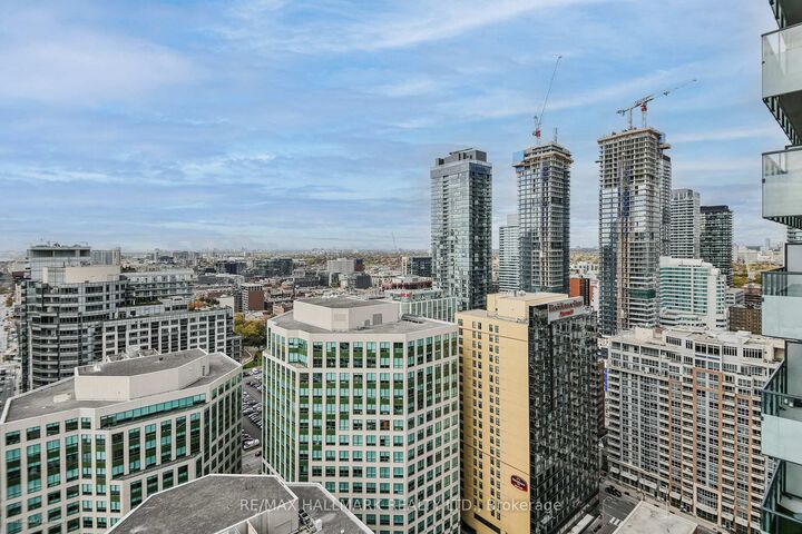 Photo de la propriété:  300 Front Street W 2712  ON M5V 0E9 