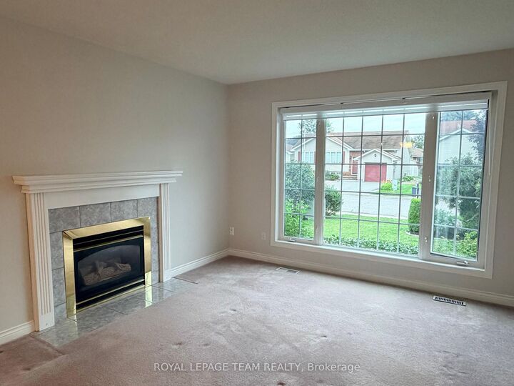 Property Photo:  16 Fairview Crescent  ON K7S 3V7 