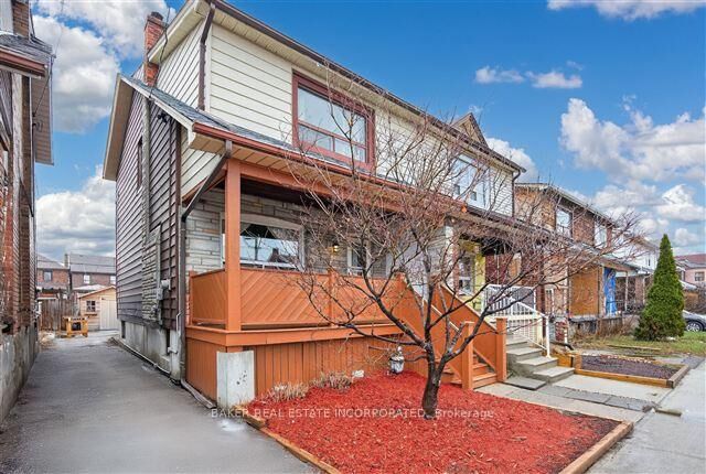 Property Photo: 1867 Dufferin Street ON M6E 3P5