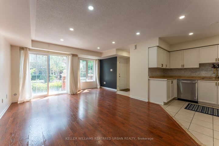 Property Photo: 19 Hays Boulevard 27 ON L6H 0H8