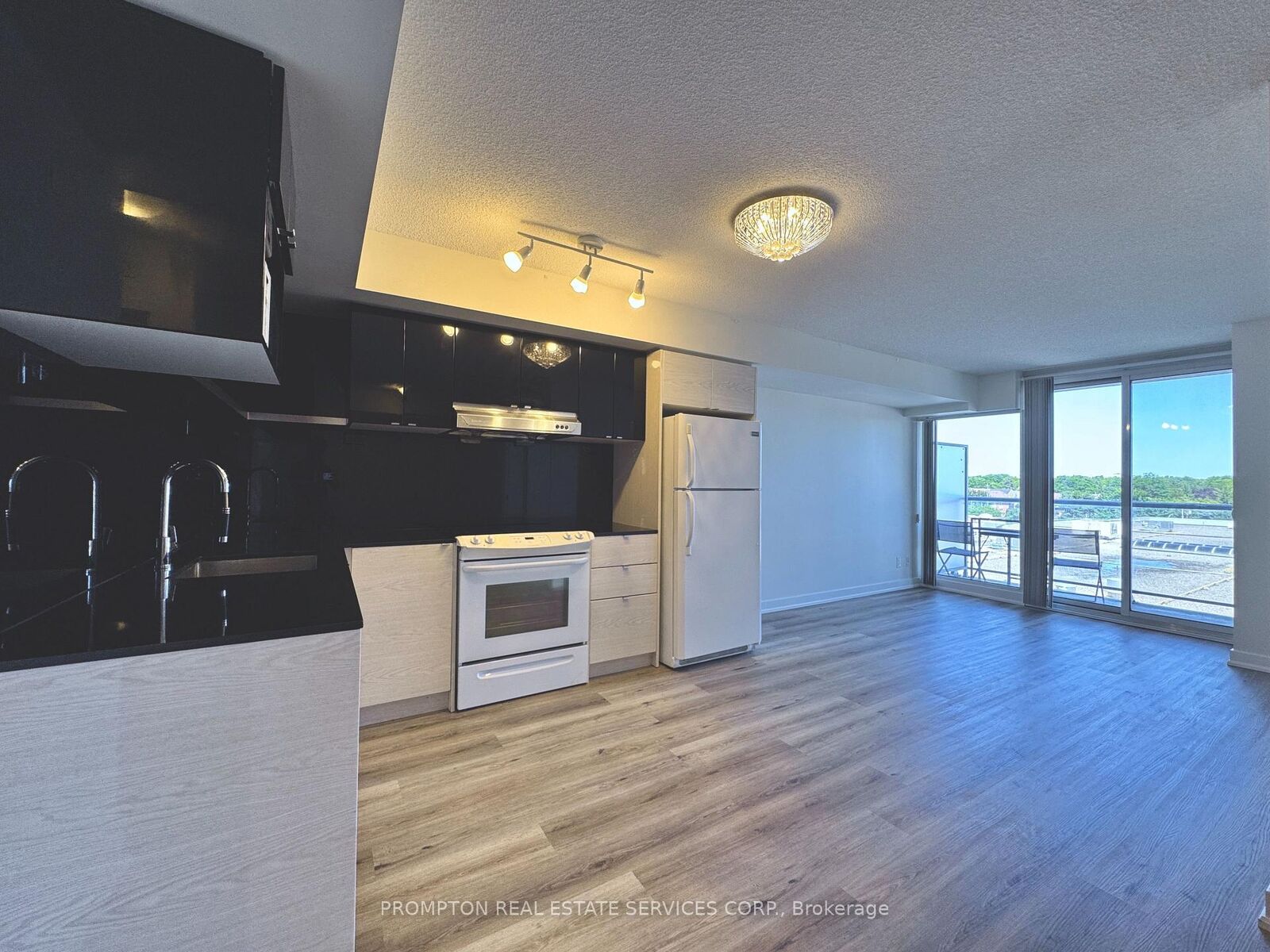 Property Photo:  72 Esther Shiner Boulevard 612  ON M2K 0C4 