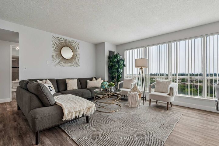 Property Photo: 18 Lee Centre Drive 906 ON M1H 3H5