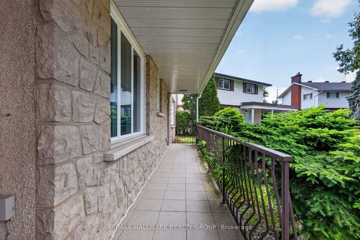 Property Photo: 1038 Arnot Road ON K2C 0H4