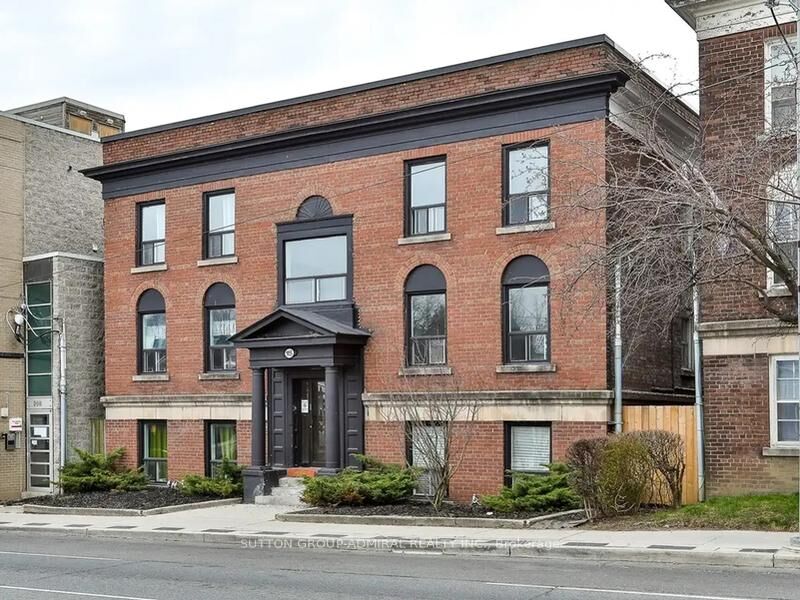 Property Photo:  915 St Clair Avenue W 12  ON M6C 1C7 