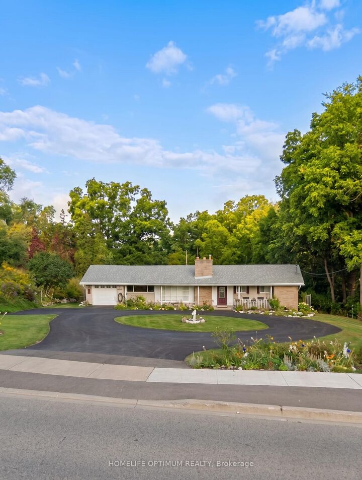 400 Maple Avenue — photo 1
