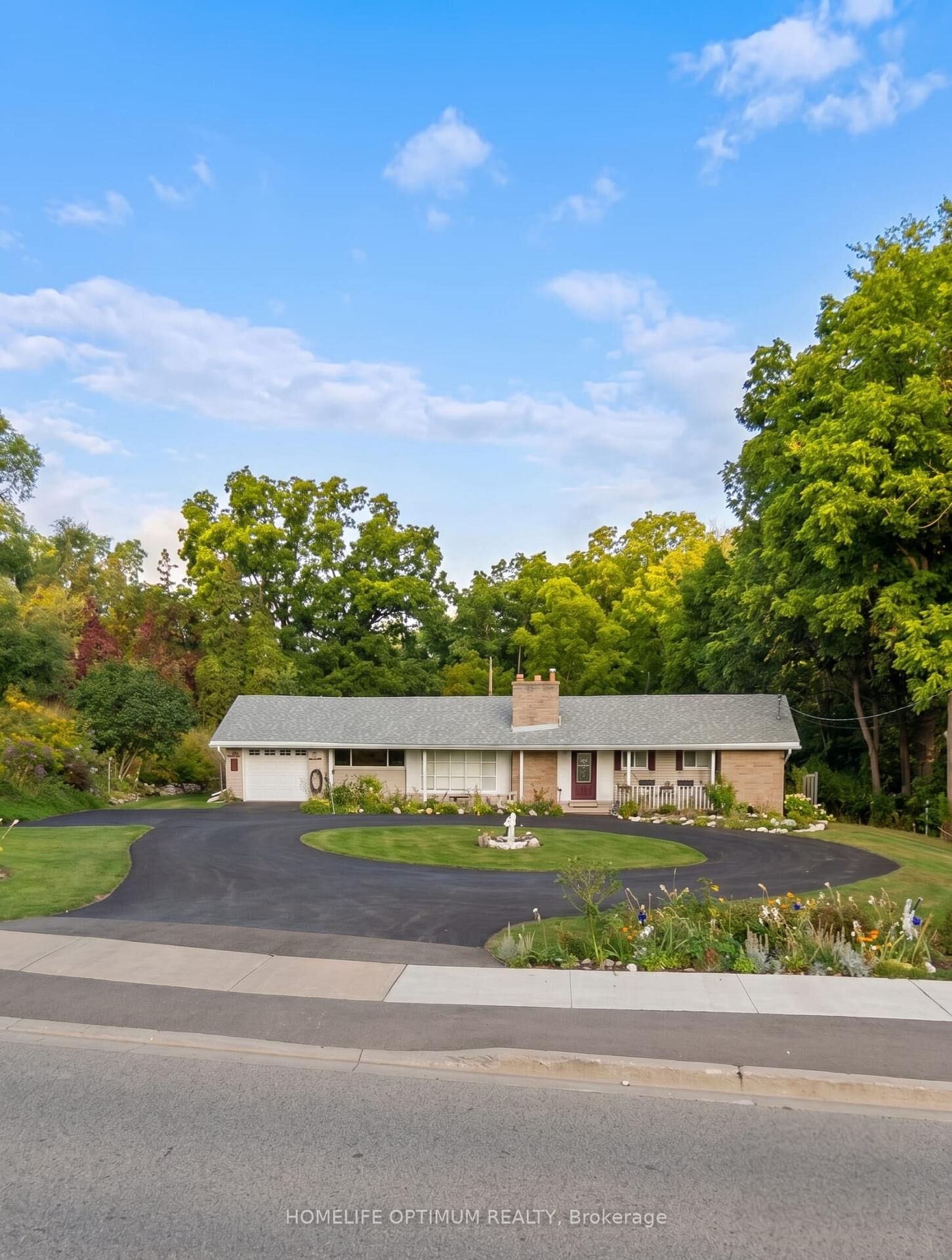 Property Photo: 400 Maple Avenue ON L7G 1X1