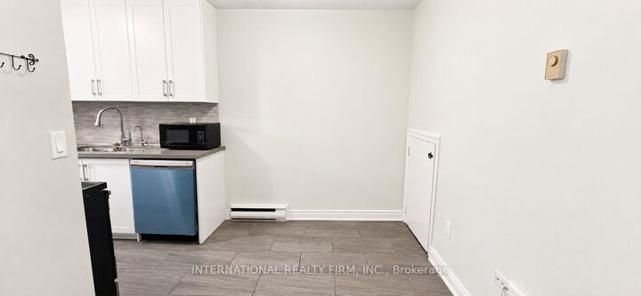 Property Photo: 40 Sunny Glen Way 308 ON M3C 2Z2