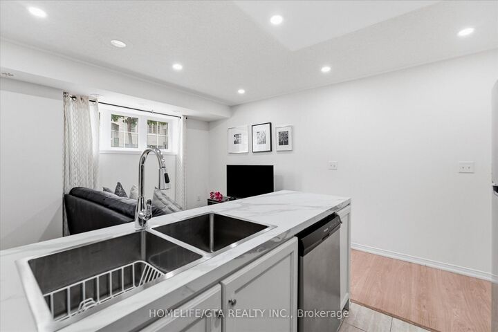 Property Photo:  157 Isaac Devins Boulevard 3  ON M9M 0C5 