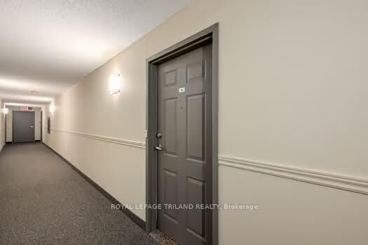 Property Photo: 333 Commissioners Road W 505 ON N6J 4X7