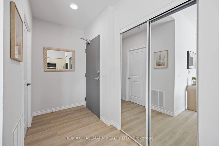 Property Photo: 70 Dean Avenue 430 ON L4N 0C2