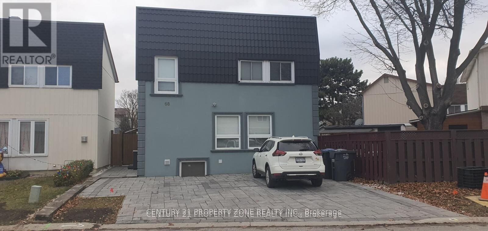Property Photo: 68 Hoskins Square ON L6S 2N6