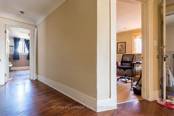 Property Photo: 121 Eastbourne Avenue ON L8M 2M9