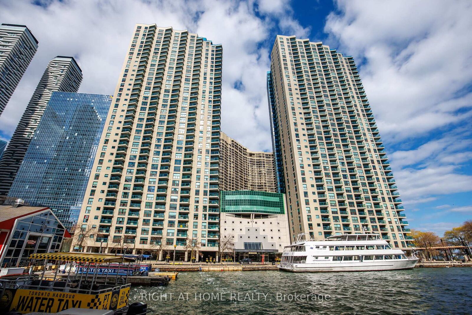 Property Photo: 77 Harbour Square 2306 ON M5J 2S2