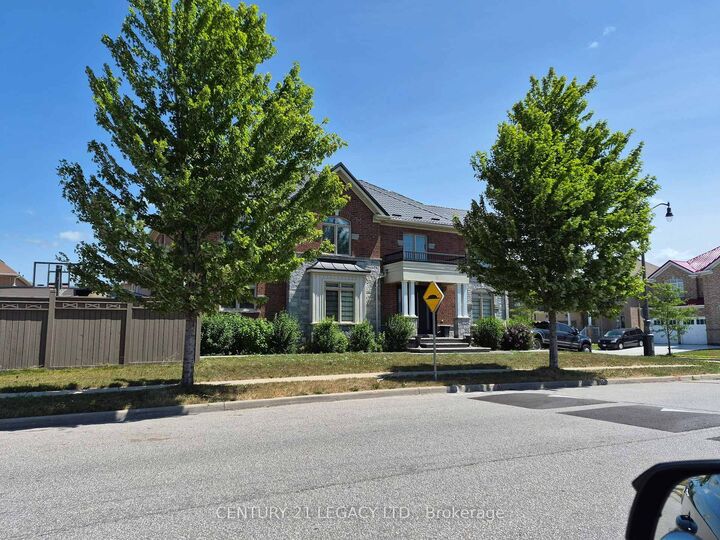 Property Photo:  11 Drummondville Drive  ON L6P 3M6 
