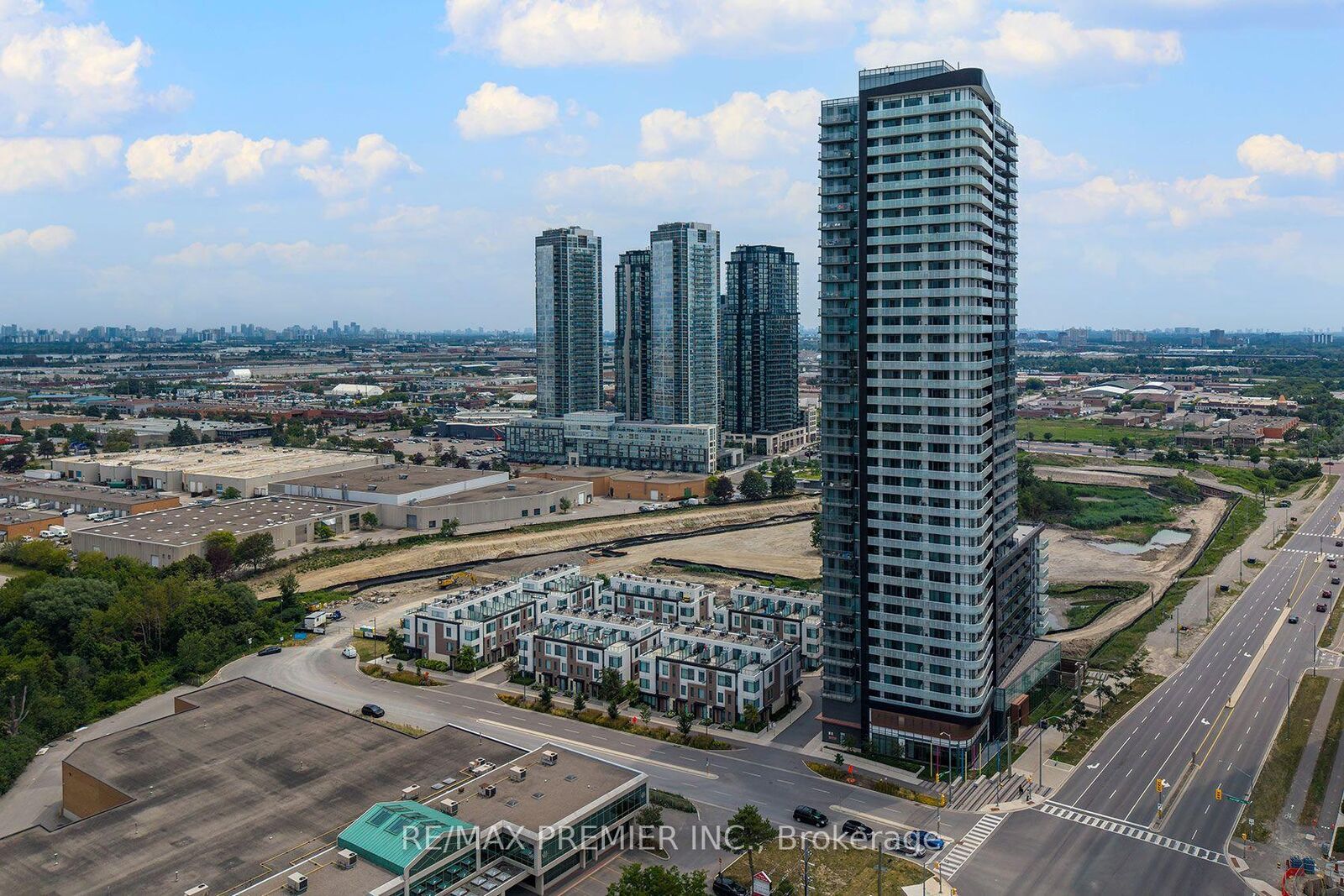 Property Photo:  7895 Jane Street 1906  ON L4K 2M7 