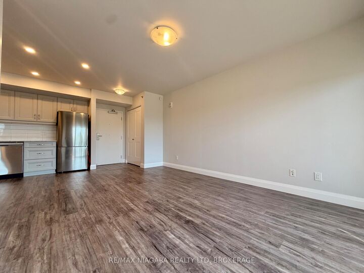 Property Photo: 5698 Main Street 405 ON L2G 5Z4
