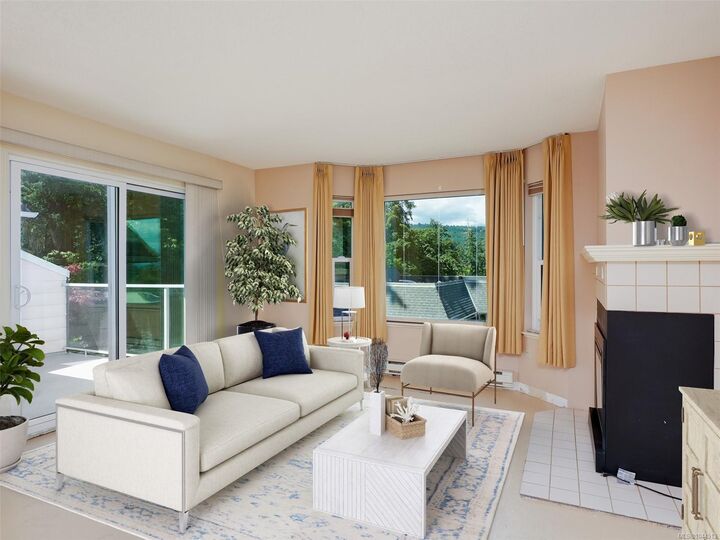 Property Photo: 930 Josephine Rd #5 BC V8M 1B3