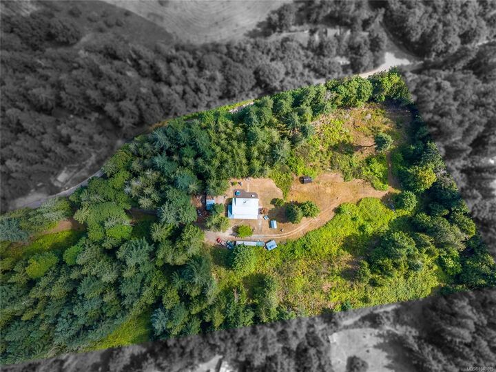 Property Photo: 3301 Amies Rd BC V0N 2M1