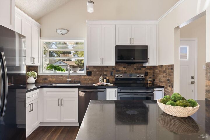 Property Photo: 116 Saratoga Court CA 94954