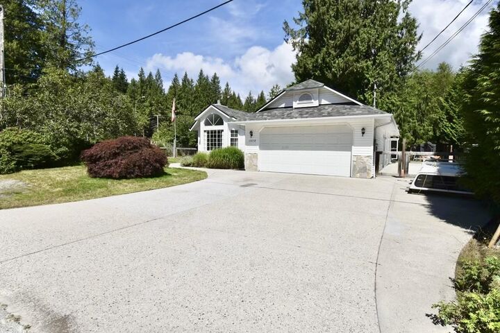 Property Photo: 1572 Larchberry Way BC V0N 1V5