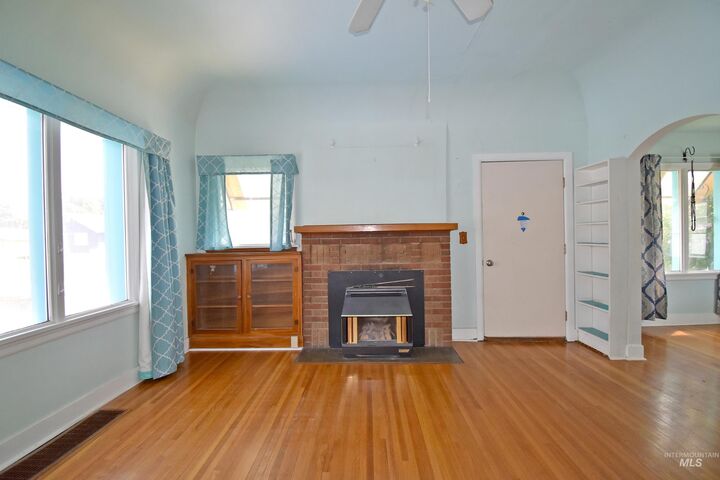 Property Photo:  1024 10th Street  WA 99403 
