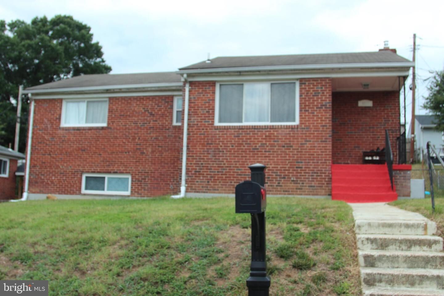 Property Photo:  1031 Ward Street  MD 20707 