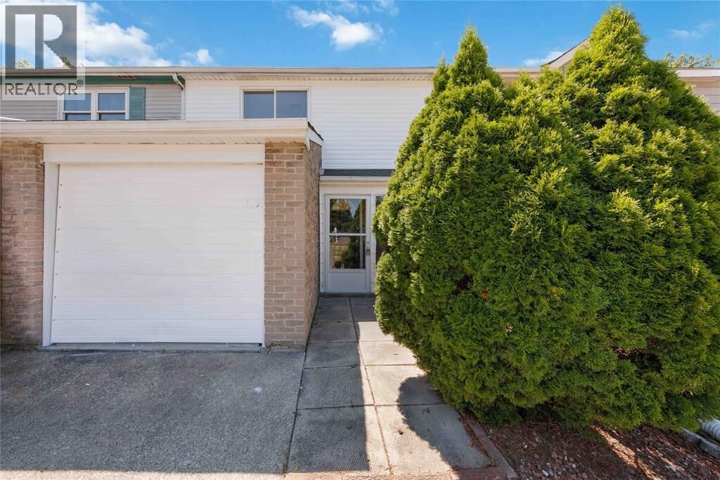 Property Photo: 307 Somerset Crescent ON N7S 4E8