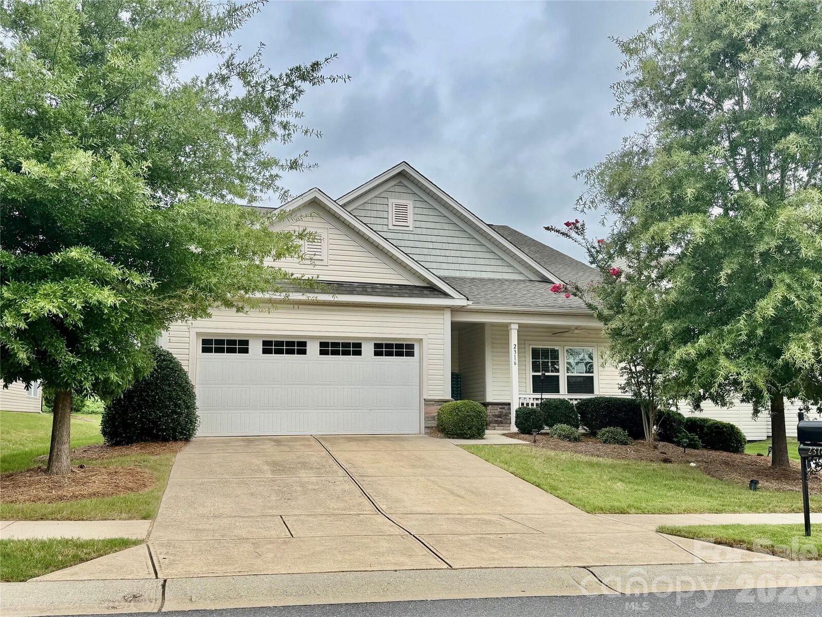 Property Photo: 2316 Celandine Way SC 29708