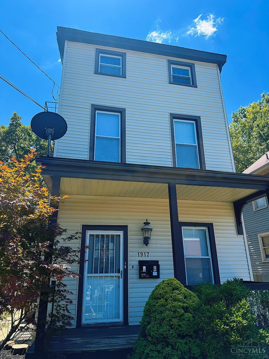 Property Photo:  1917 Mills Avenue  OH 45212 