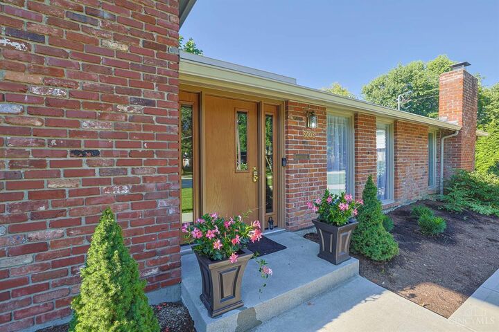 Property Photo:  8608 Zenith Court  OH 45231 