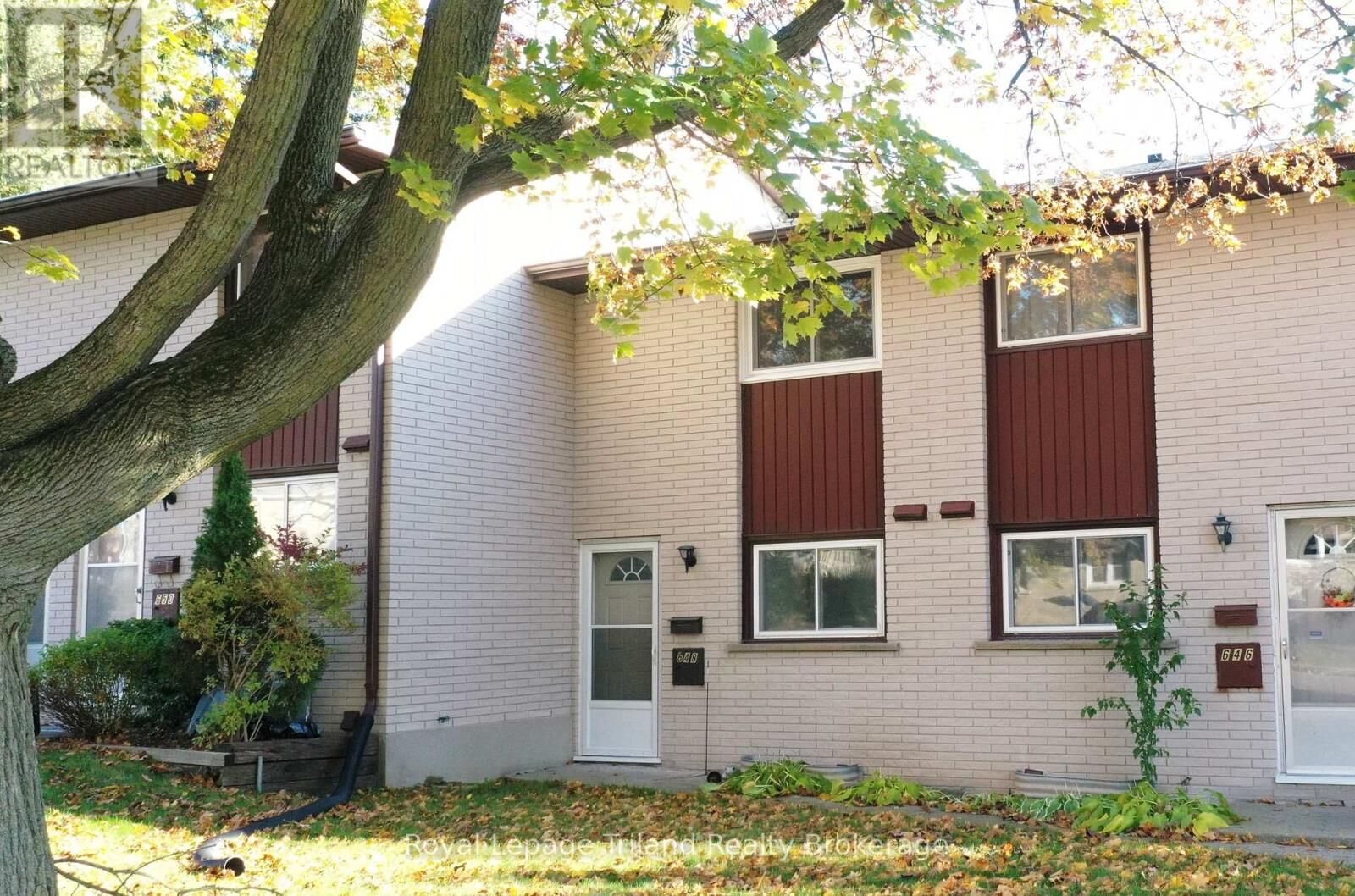 Property Photo:  648 Brant Street  ON N4S 5J8 