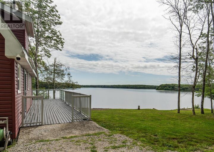 Property Photo:  17 Hardwood Lane South  NS B5A 5R1 