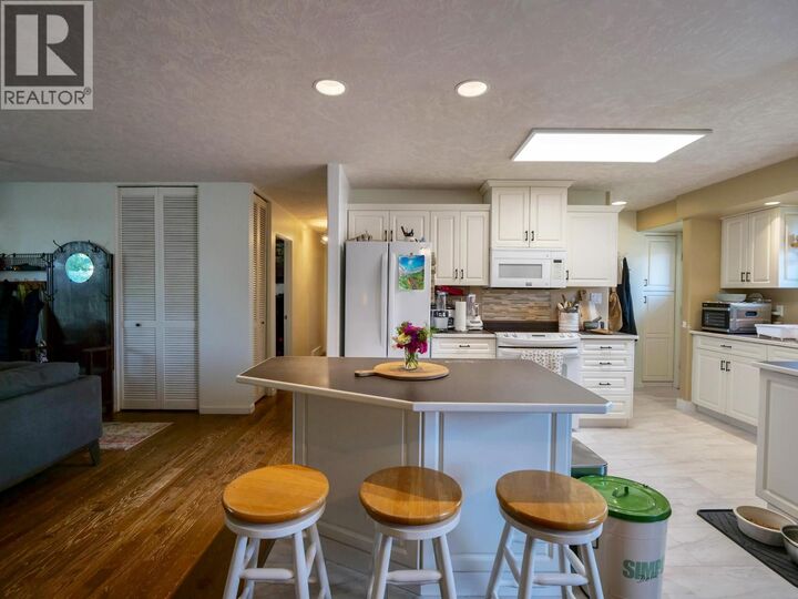 Property Photo:  1291 Picard Avenue  BC V2J 1P8 