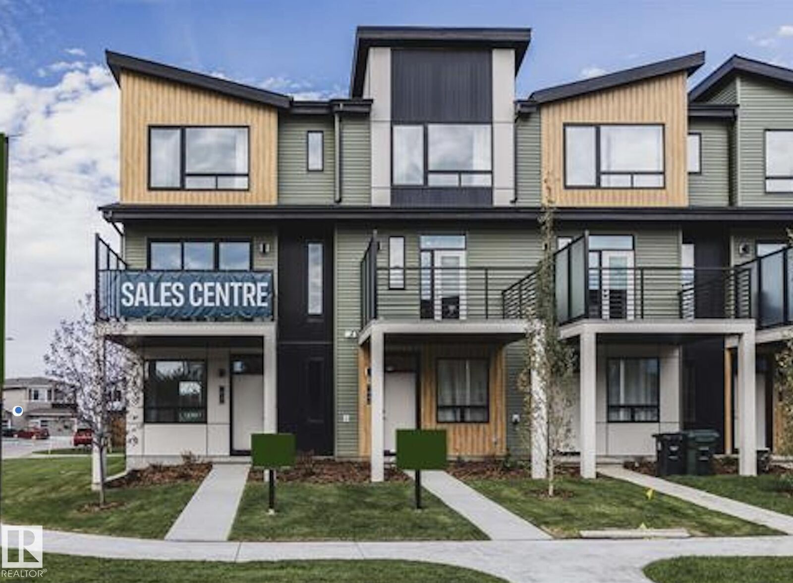 Property Photo:  7 Roseburn Trail  AB T8L 0A0 