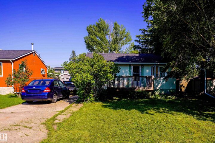 Property Photo: 8945 150 Street NW AB T5R 1E6