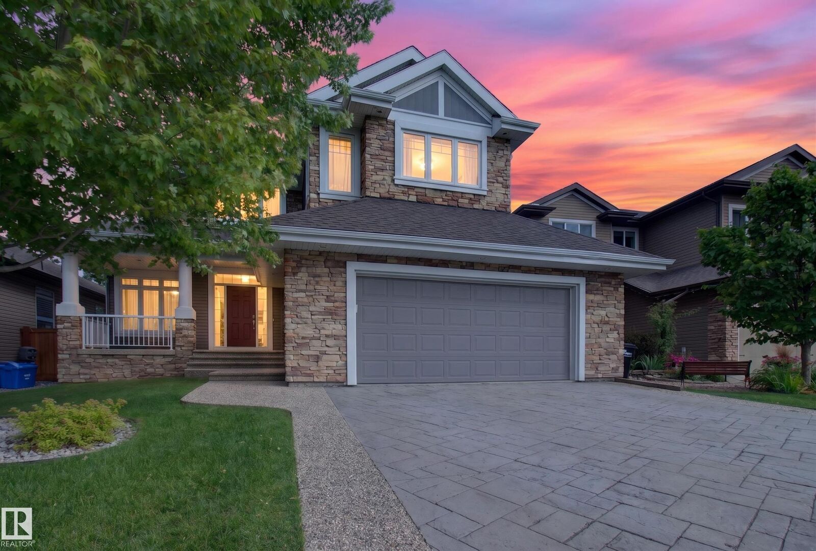 Property Photo: 3308 Somerset Drive AB T8H 0K5