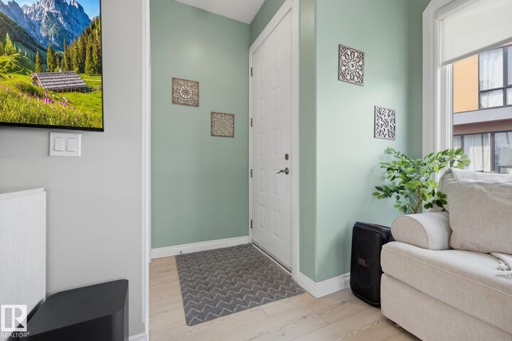 Property Photo:  10625 Kingsway Avenue NW 201  AB T5G 2Z6 